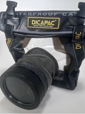 DICAPAC WP-S10 Black Waterproof DSLR Camera Case